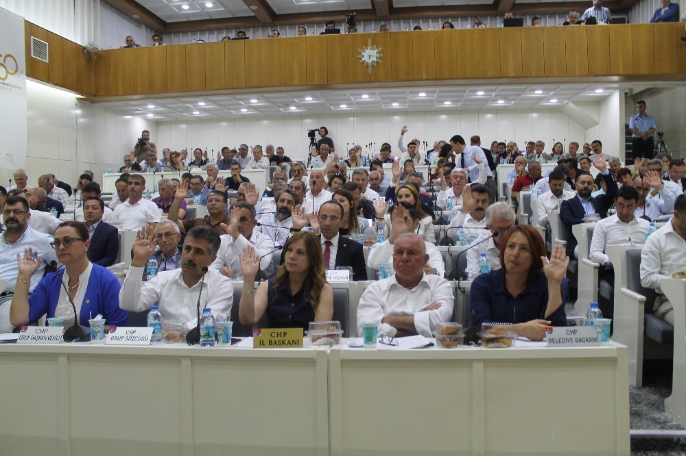 Büyükşehir meclisinde metro tartışması 