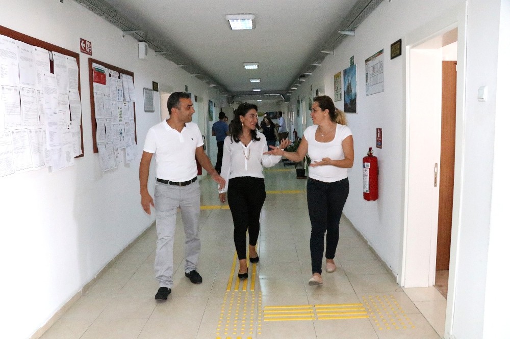 Büyükşehir personeli klasik müzikle çalışıyor 