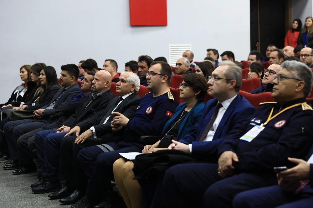 Büyükşehir personeline deprem eğitimi verilmeye başlandı 