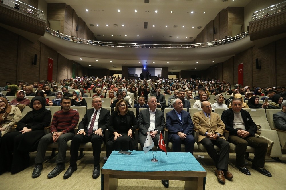 Büyükşehir, şair Nurullah Genç’i şiir severlerle buluşturdu 