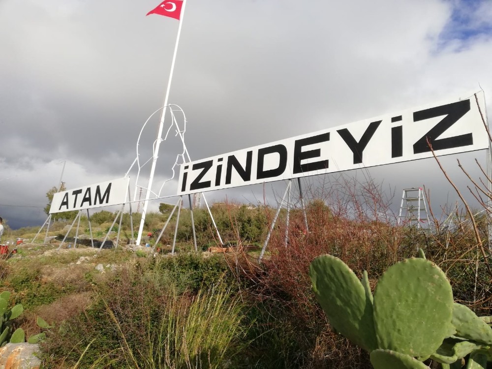 Büyükşehir sanat ekibi, Bozyazı’daki Atatürk siluetini yeniledi 
