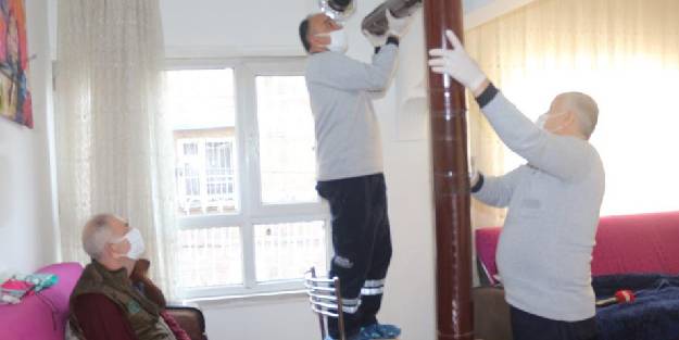Büyükşehir, soğuk kış günlerinde yaşlıların eli ayağı oldu