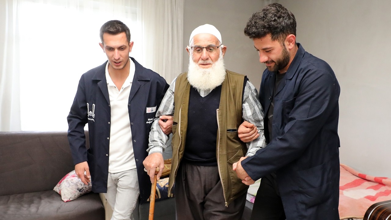 Büyükşehir yaşlı ve dar gelirli aileleri unutmadı