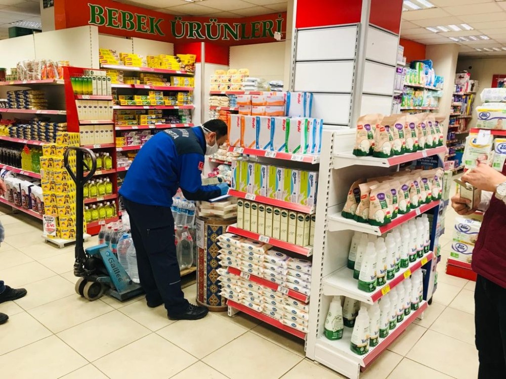 Büyükşehir zabıtasından marketlere denetim 