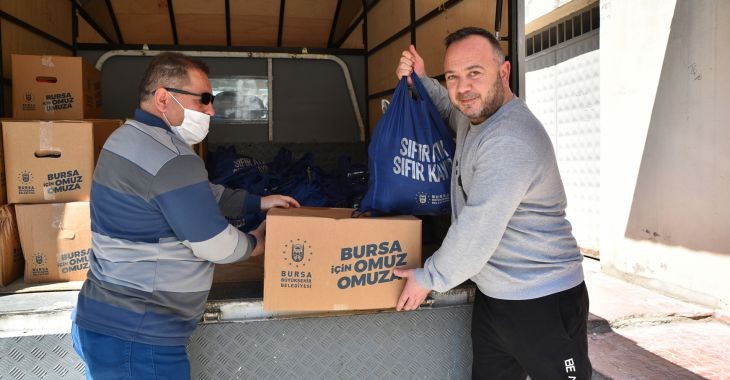 Büyükşehir’den 1500 aileye gıda yardımı 