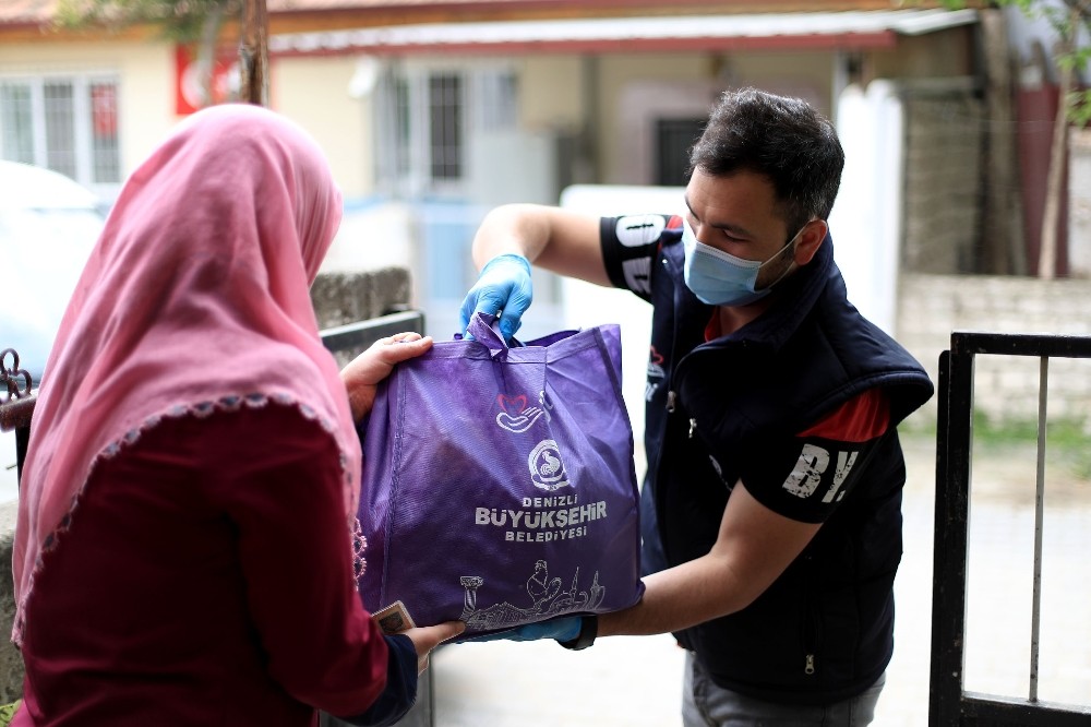 Büyükşehir’den 20 bin aileye Ramazan yardımı 