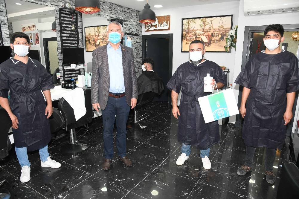 Büyükşehir’den berber ve kuaförlere hijyen malzemesi 