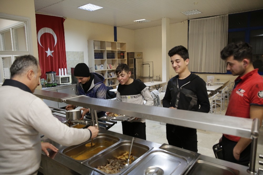 Büyükşehir’den çıraklara destek 