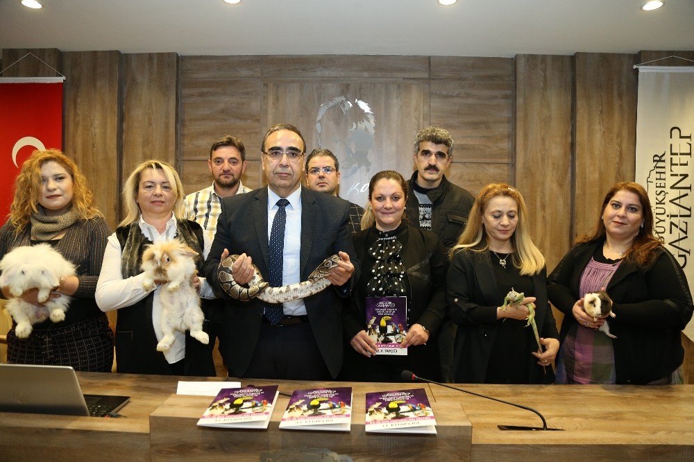 Büyükşehir’den, ev ve süs hayvanları satıcılarına sınavlı eğitim 