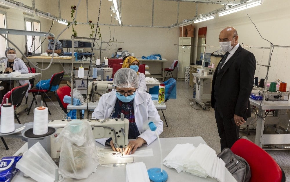 Büyükşehir’den günde 60 bin maske 