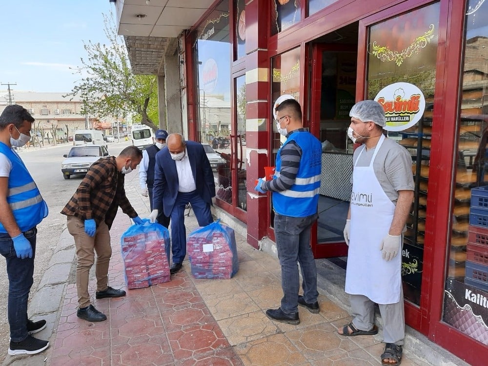 Büyükşehir’den kamu çalışanları ve esnafa maske desteği 