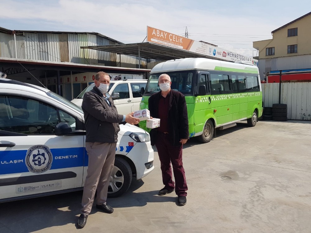 Büyükşehir’den toplu taşıma kooperatiflerine 30 bin maske 