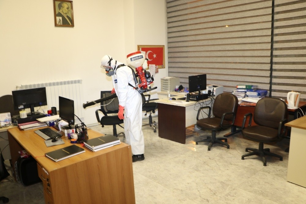 Büyükşehir’in dezenfekte çalışmaları tüm hızıyla devam ediyor 