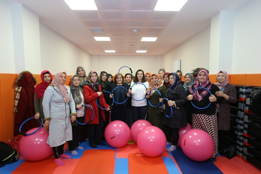 Büyükşehir’in kadınlara yönelik projeleri göz dolduruyor 