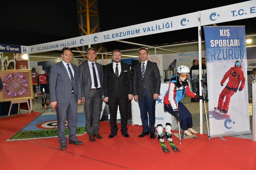 Buz sporları rüzgarı esti 