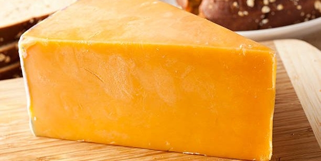 Buzdolabınızdaki çedar ve krem peyniri hemen çöpe atın! Çünkü...