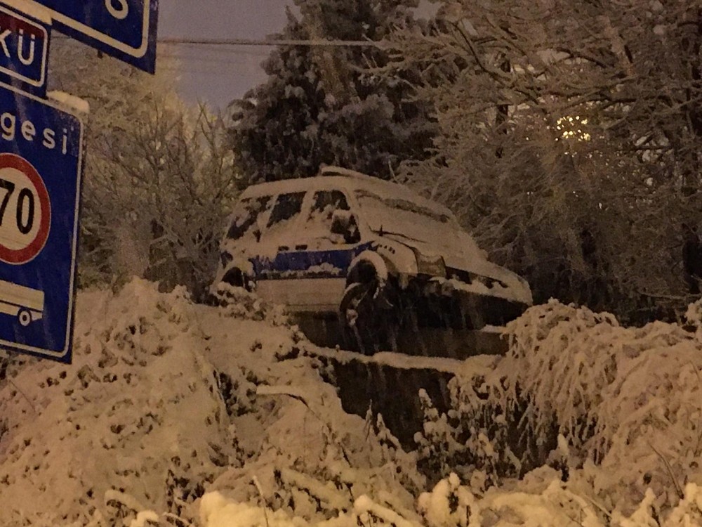 Buzlanma kazaları beraberinde getirdi 