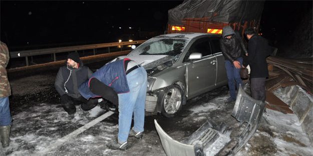 Buzlanma kazaya neden oldu: 11 yaralı