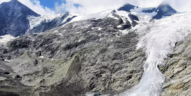 Buzlar eridi, 22 yıl önce kaybolan bir kişinin cesedi bulundu