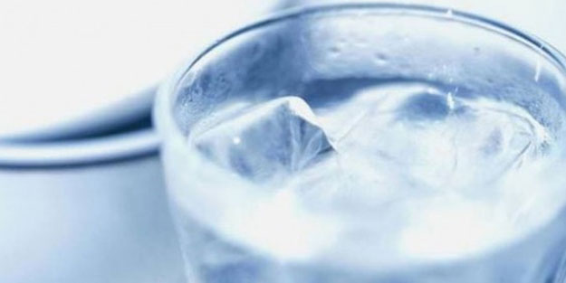 Buzlu su içmenin 10 kötü etkisi