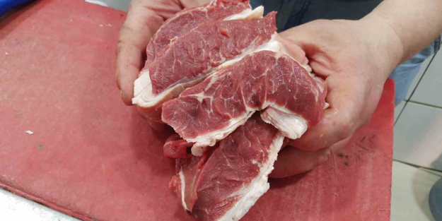 Buzluktan et çözdürüyorsanız aman dikkat! Uzman kasap herkesi uyardı