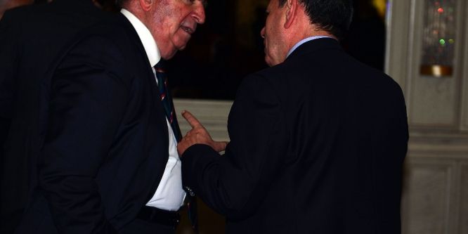 Galatasaray divanı basına kapatıldı