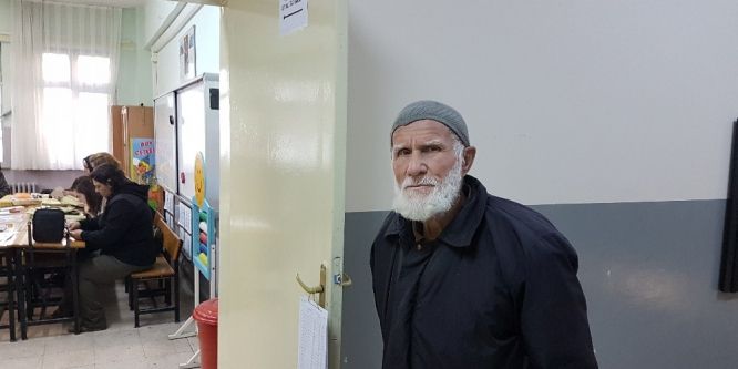 85 yaşında sandığa koştu