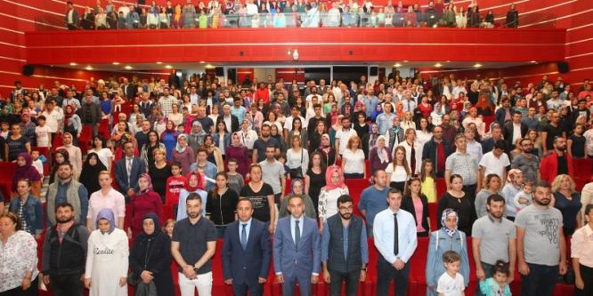 Anaokulu Üniversitesi mezunlarını verdi