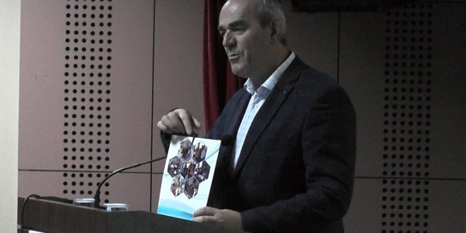 FETÖ’den tutuklanan komutanın fotoğrafına muhtardan tepki