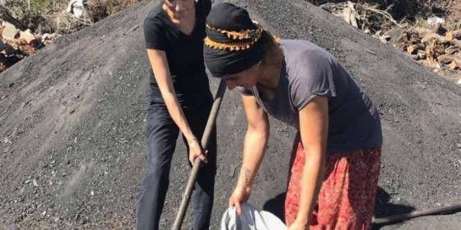 Aydınlı AK Kadınlar kömür ocağını ziyaret etti