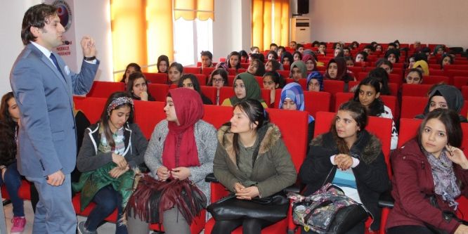 YGS’ye girecek öğrenciler eğlenerek stres attı