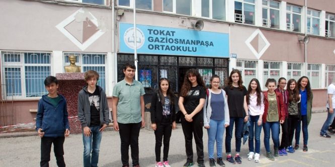 Aynı okuldan 12 TEOG birincisi çıktı