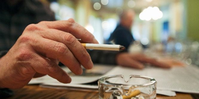 Her on ölümden biri sigaradan