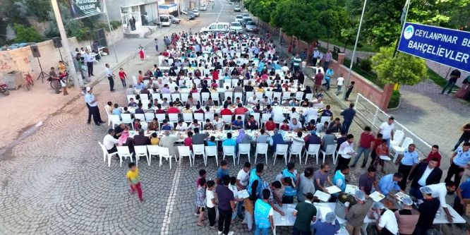 Suriyelilerin iftar coşkusu