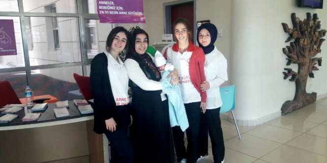 Emzirme bebeği mutlu yapıyor