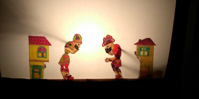 Çocuklar ilk kez Karagöz oyunu izlediler