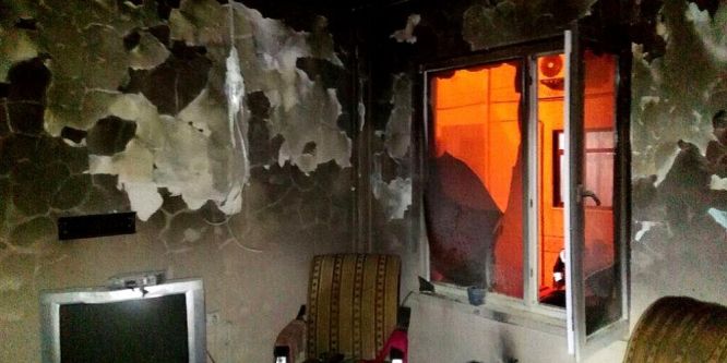 Dışarı çıkamayan yaşlı kadın yangında can verdi