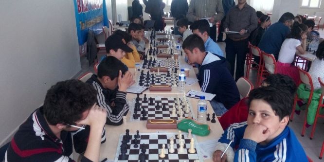 Satranç turnuvasına büyük ilgi