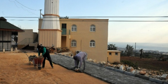 Erdemli Belediyesi’nin camilere hizmeti sürüyor