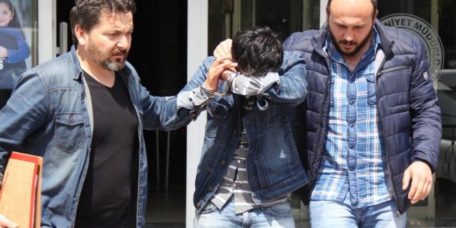 Yolcu otobüsünden inerken uyuşturucu haplarla yakalandı