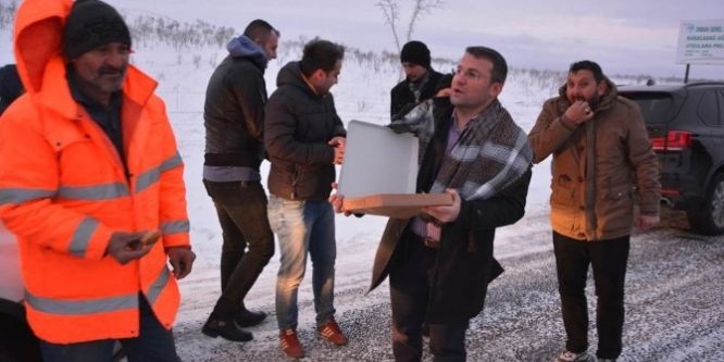 Kaymakam Çimşit kar temizleme çalışmalarını yerinde inceledi