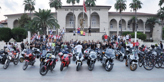 Motorculardan sessiz protesto