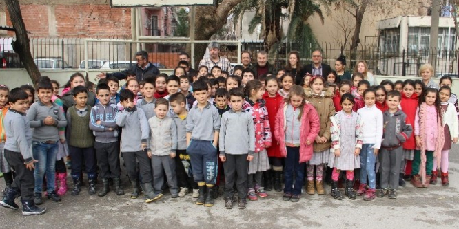 Beşiktaşlı Fevzi Tuncay'dan öğrencilere jest