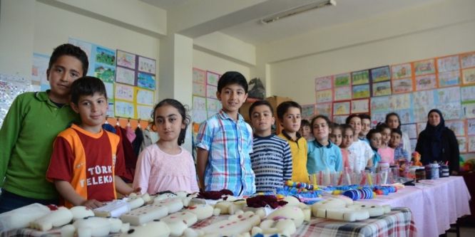 Tatvanlı öğrencilerden yılsonu sergisi