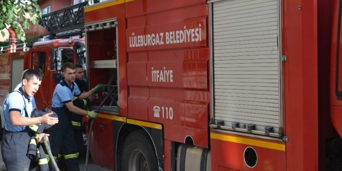 Apartmanda çıkan yangın büyümeden söndürüldü