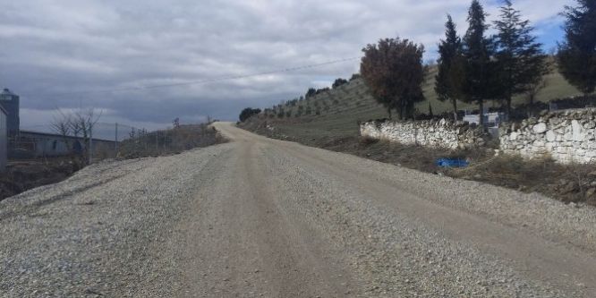 Selendi’nin yollarında onarım çalışmaları başladı