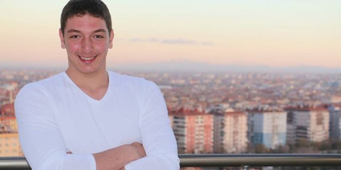 Kalbinden bıçaklanan genç hayatını kaybetti