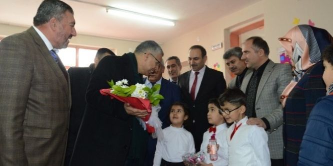 Vali Alpman’dan Kur’an kursuna ziyaret