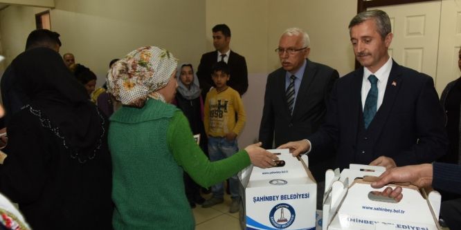 Şahinbey’den 500 aileye et yardımı
