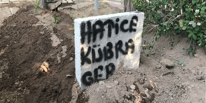 Konya’da 5’inci kattan düşerek hayatını kaybeden çocuk toprağa verildi